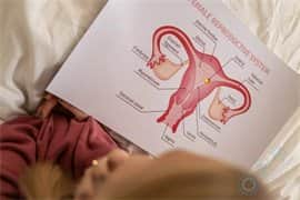 胚胎移植时，子宫内膜厚度的标准是什么？