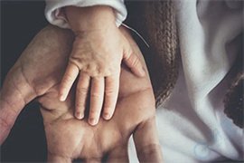 两会提案：破解适龄生育门槛，试管婴儿技术让女性“生育自由”触手可及！